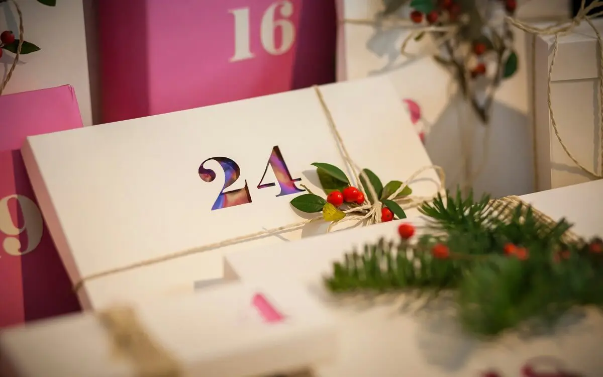 Schmuck-Adventskalender für Frauen finden